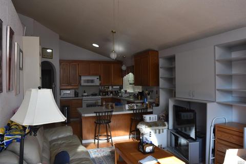 832 Milsom Pl, Windsor, CA 95492 photo 10