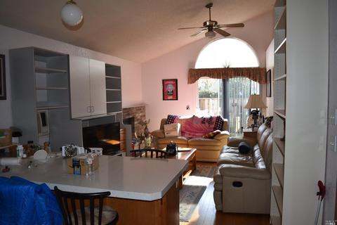 832 Milsom Pl, Windsor, CA 95492 photo 9