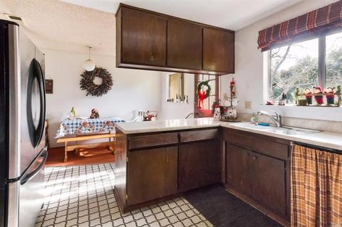 307 Barcelona St, Vallejo, CA 94591 photo 9