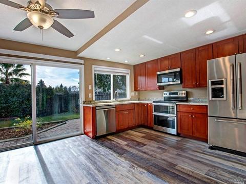 707 Corte Granada, Vacaville, CA 95688 photo 6