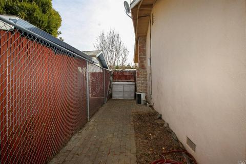 228 Ash St, Vacaville, CA 95688 photo 41