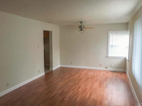 9 Laurel St, Vallejo, CA 94591 photo 2