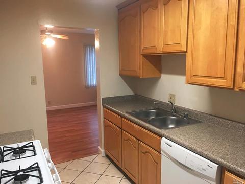 9 Laurel St, Vallejo, CA 94591 photo 4