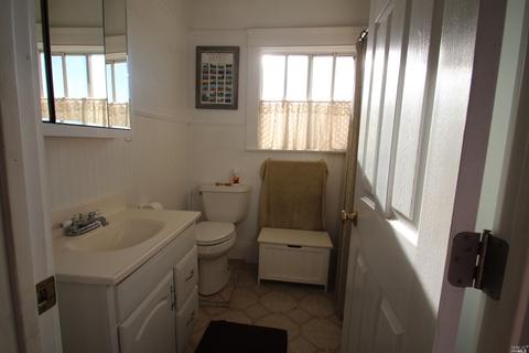 740 Bailey Ave, Petaluma, CA 94952 photo 5