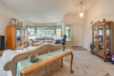 6450 Billington Ct, Windsor, CA 95492 photo 2