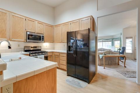 6450 Billington Ct, Windsor, CA 95492 photo 5