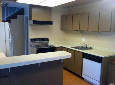 165 Oddstad Dr #28, Vallejo, CA 94589 photo 5