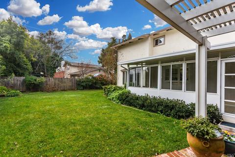 321 Edgewood Dr, Vacaville, CA 95688 photo 38