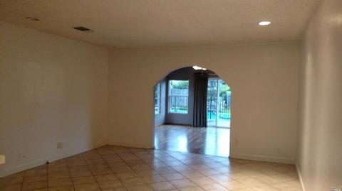 241 Serrano Dr, Fairfield, CA 94533 photo 6