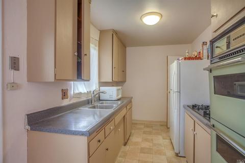 631 Mark Ave, Vallejo, CA 94589 photo 8