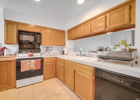 122 Nantucket Ln, Vallejo, CA 94590 photo 2