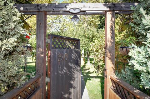 240 W Macarthur St, Sonoma, CA 95476 photo 2