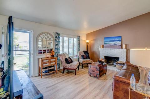 1242 Needham Dr, Vacaville, CA 95687 photo 4