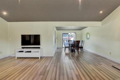 136 Royal Ct, Vallejo, CA 94591 photo 18