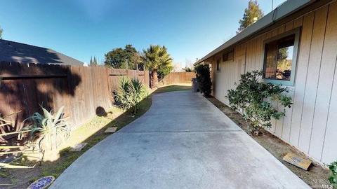 1007 Hemenway St, Winters, CA 95694 photo 2
