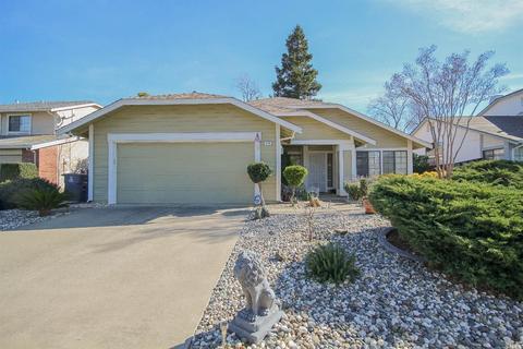 679 Hawk Dr, Vacaville, CA 95687 photo 1