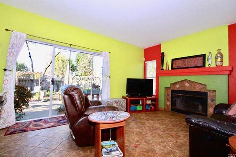 501 Pistachio Pl, Windsor, CA 95492 photo 5