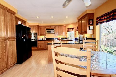 501 Pistachio Pl, Windsor, CA 95492 photo 3