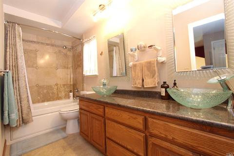 501 Pistachio Pl, Windsor, CA 95492 photo 11