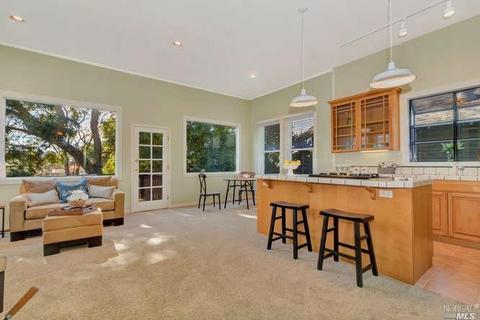 480 E H St, Benicia, CA 94510 photo 2