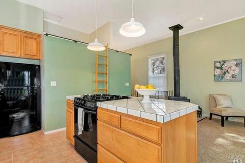480 E H St, Benicia, CA 94510 photo 6