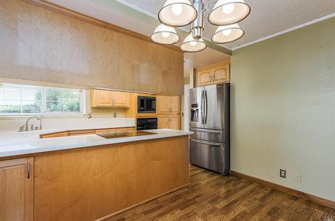 554 Lori Dr, Benicia, CA 94510 photo 13