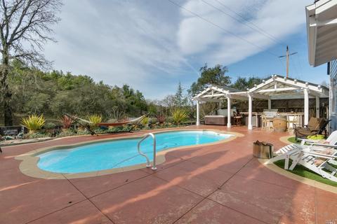 1687 Stirrup Loop, Healdsburg, CA 95448 photo 3