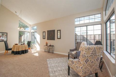 648 Hawk Dr, Vacaville, CA 95687 photo 4