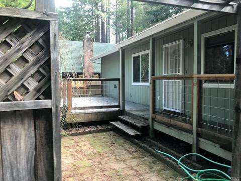 1629 Camellia Ct, Willits, CA 95490 photo 3