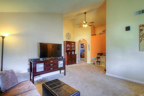 690 Claudius Way, Windsor, CA 95492 photo 3