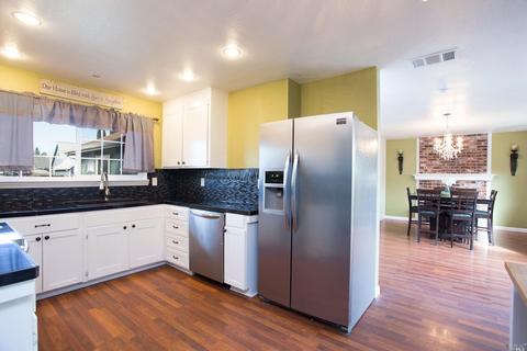 415 Temple Dr, Vacaville, CA 95687 photo 8