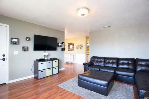 415 Temple Dr, Vacaville, CA 95687 photo 6