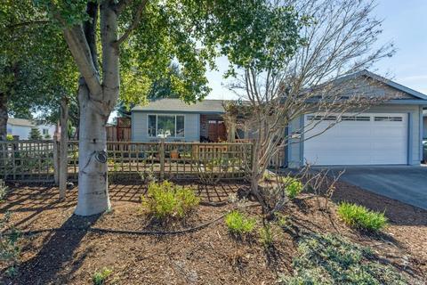 860 Daniel Dr, Petaluma, CA 94954 photo 1