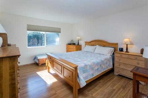 860 Daniel Dr, Petaluma, CA 94954 photo 5