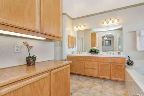8212 Chanbord Ct, Vallejo, CA 94591 photo 10
