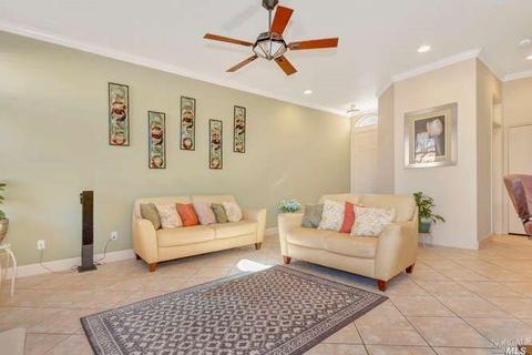8212 Chanbord Ct, Vallejo, CA 94591 photo 4
