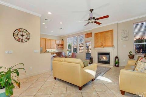 8212 Chanbord Ct, Vallejo, CA 94591 photo 2