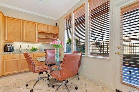8212 Chanbord Ct, Vallejo, CA 94591 photo 5