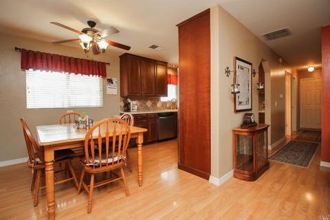 7682 Maverick Ln, Vacaville, CA 95688 photo 9