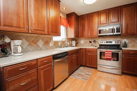 7682 Maverick Ln, Vacaville, CA 95688 photo 11