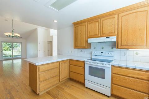 761 Creekview Pl, Windsor, CA 95492 photo 5