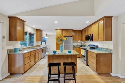 155 Salinas Dr, Vacaville, CA 95688 photo 6