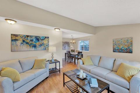 155 Salinas Dr, Vacaville, CA 95688 photo 5