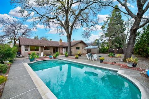 155 Salinas Dr, Vacaville, CA 95688 photo 3