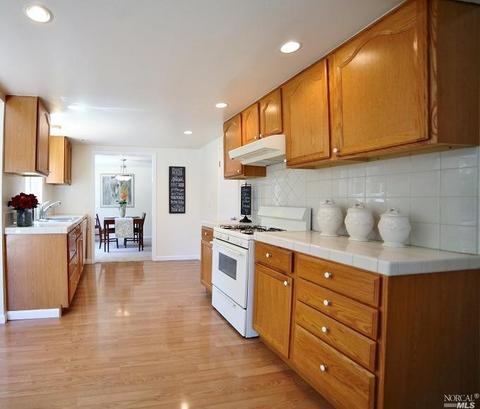 492 Dahlia St, Fairfield, CA 94533 photo 6