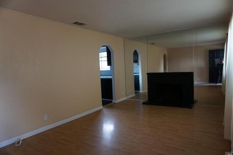 2017 Robin Dr, Fairfield, CA 94533 photo 4