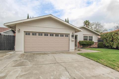 155 Georgetown Dr, Vacaville, CA 95687 photo 3