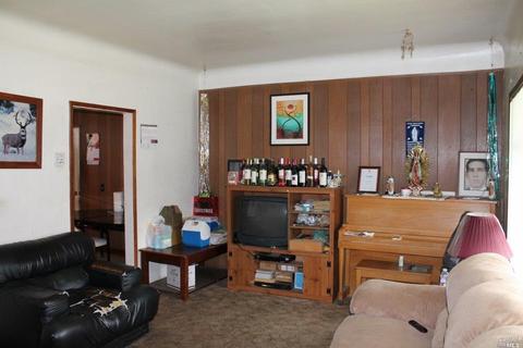 1015 N Pine St, Ukiah, CA 95482 photo 3