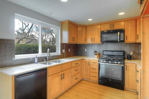 283 Robin Ave, Cotati, CA 94931 photo 3