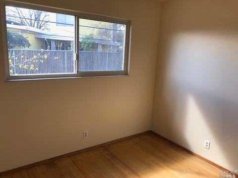 225 E Pacific Ave, Fairfield, CA 94533 photo 8